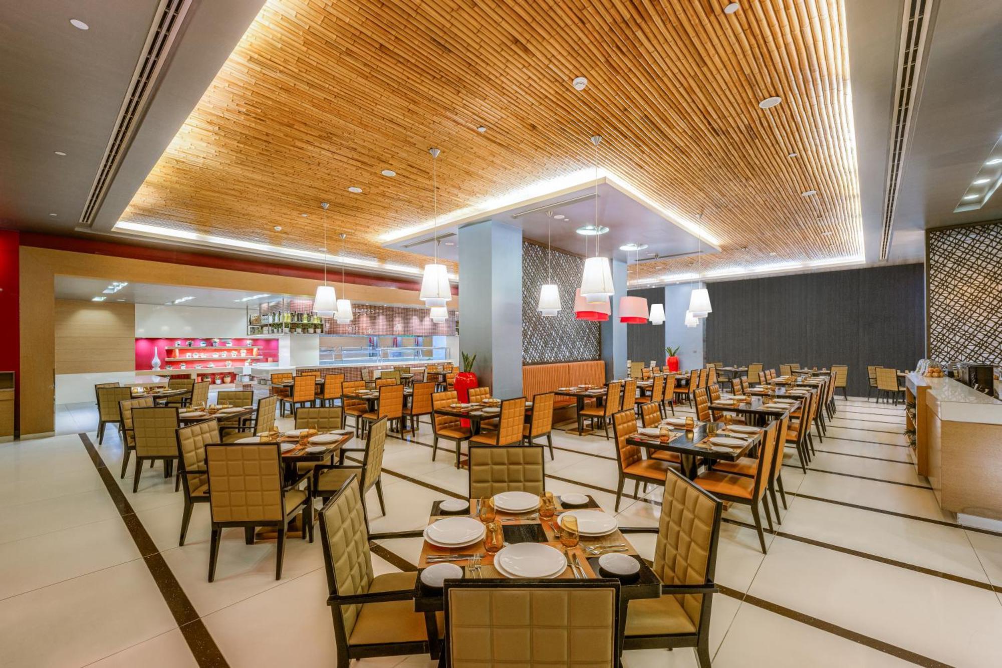 Four Points By Sheraton Αλ Άϊν Εξωτερικό φωτογραφία The restaurant