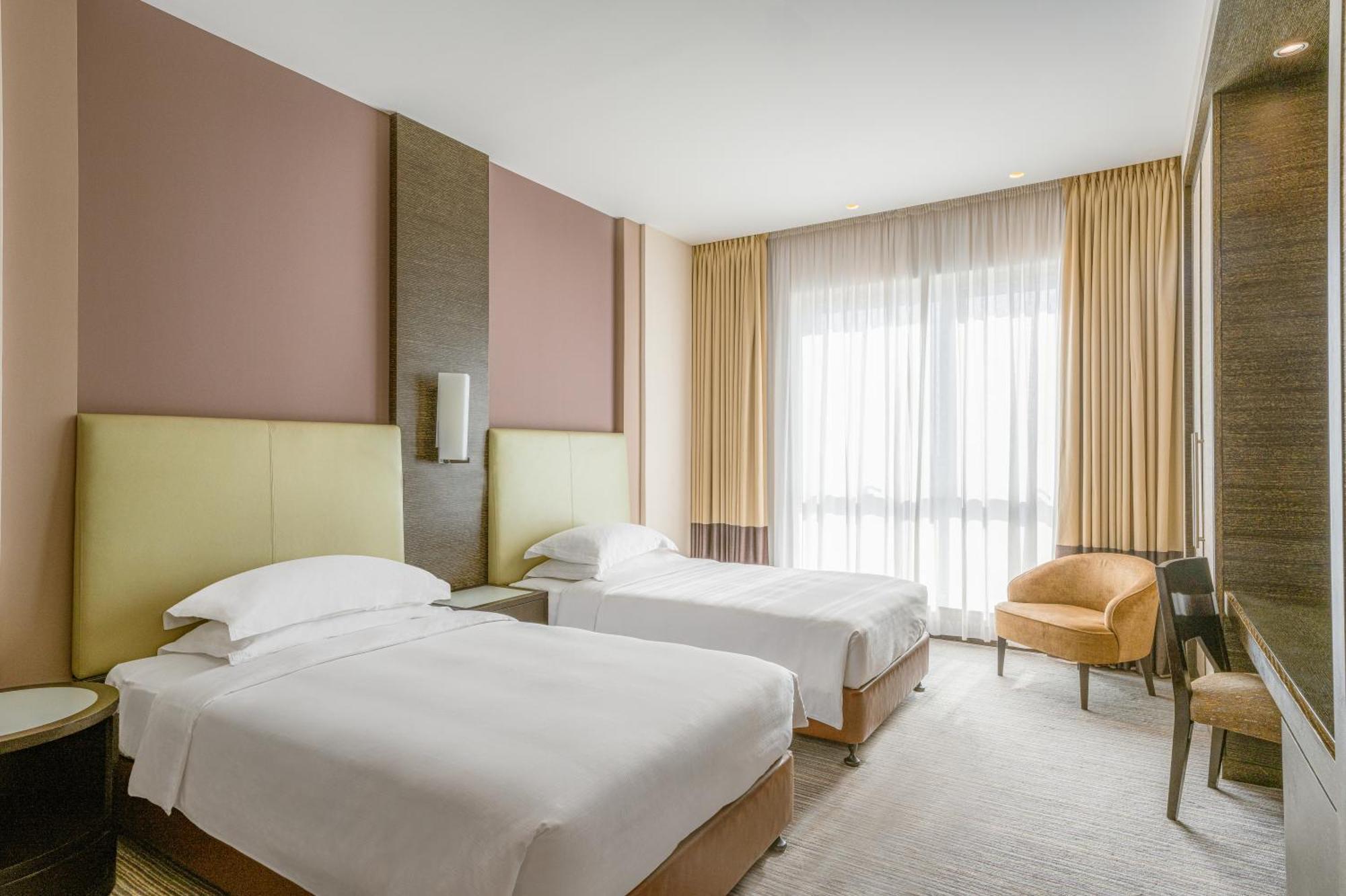 Four Points By Sheraton Αλ Άϊν Εξωτερικό φωτογραφία Deluxe room