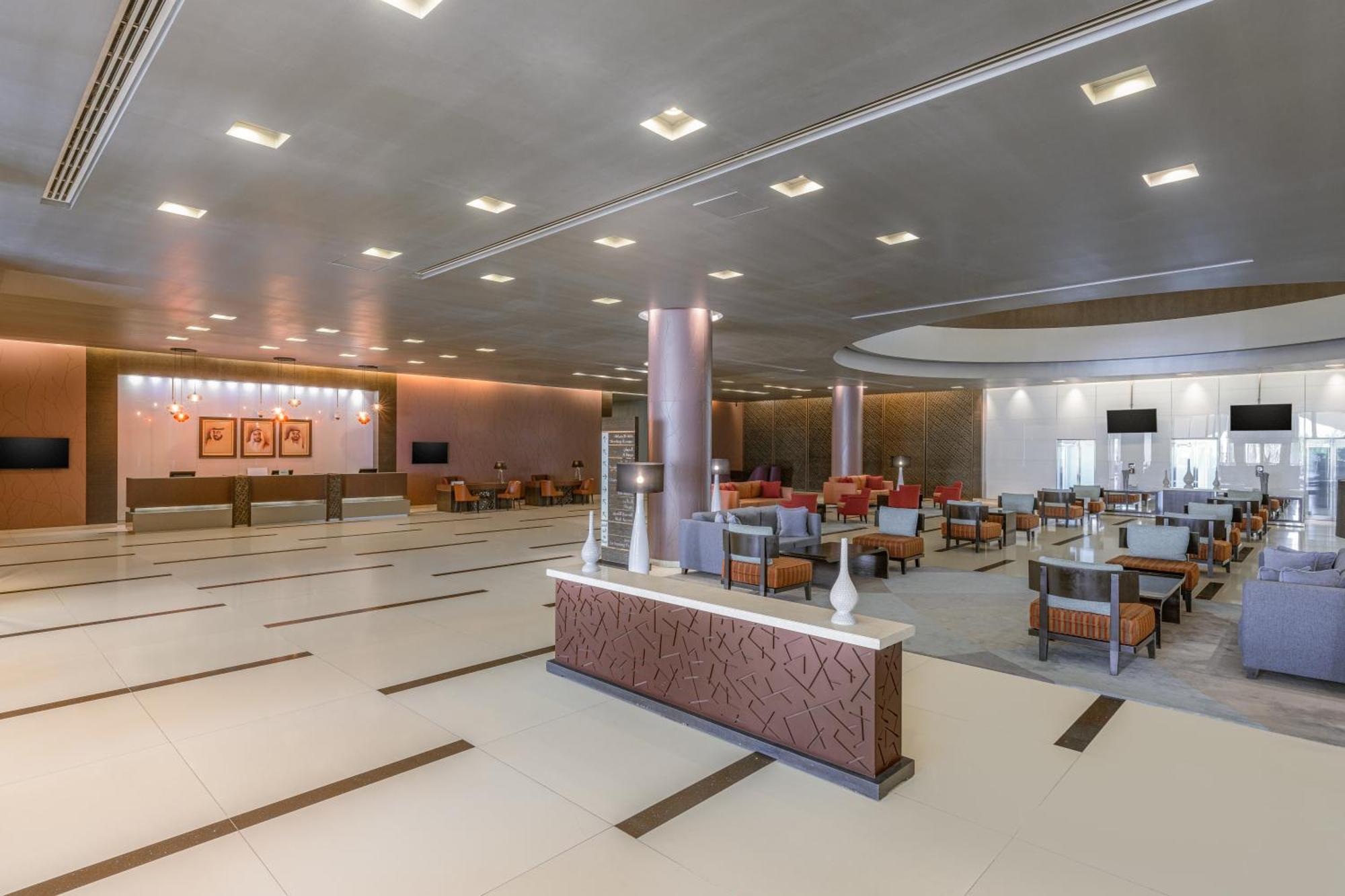 Four Points By Sheraton Αλ Άϊν Εξωτερικό φωτογραφία The lounge at the airport