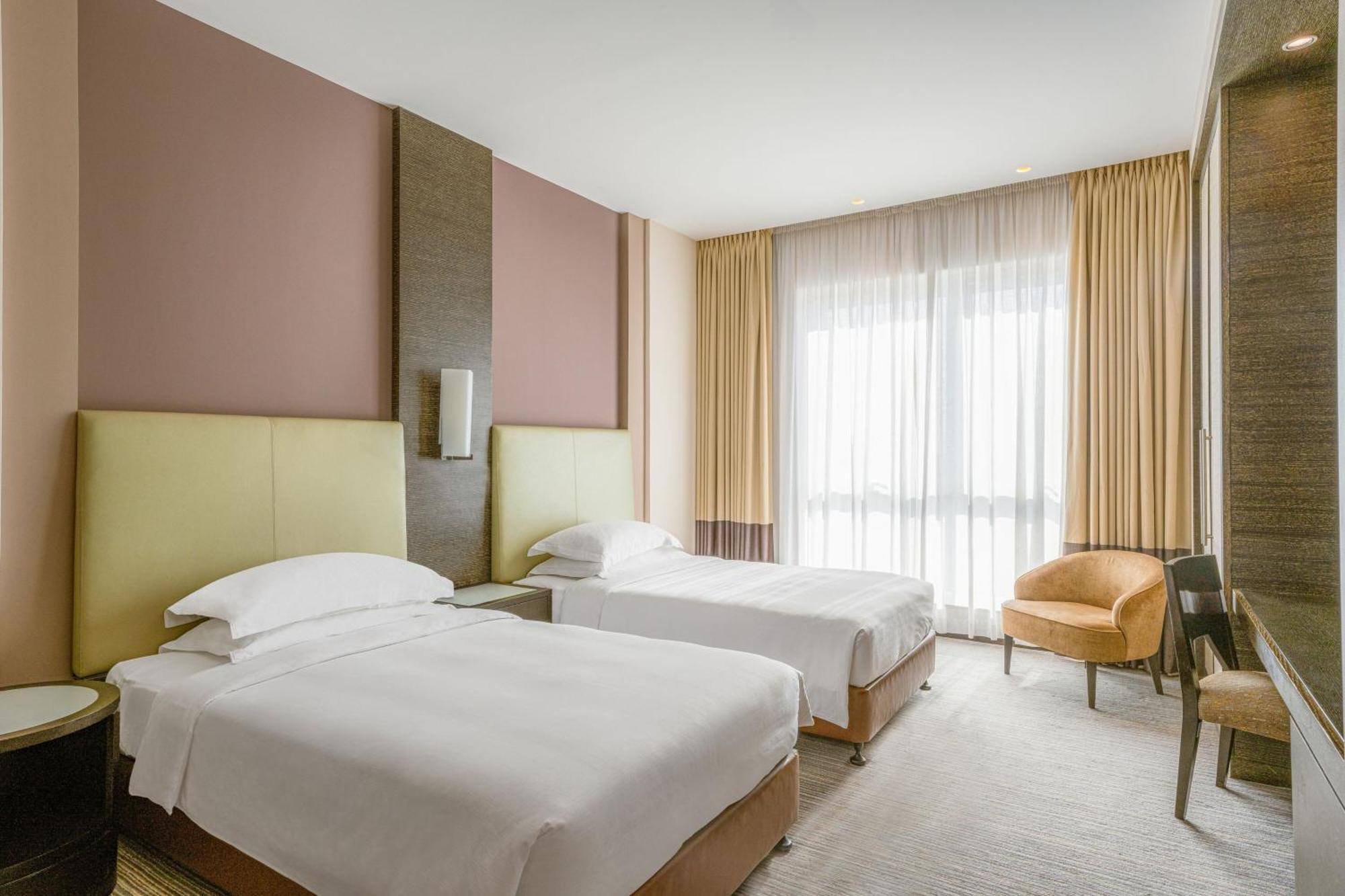Four Points By Sheraton Αλ Άϊν Εξωτερικό φωτογραφία