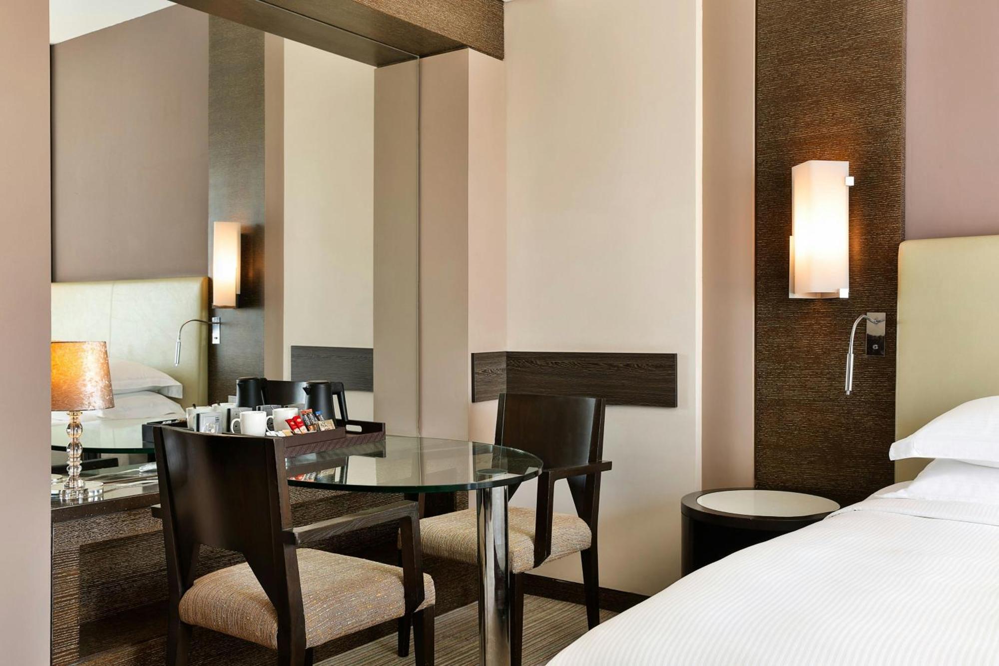 Four Points By Sheraton Αλ Άϊν Εξωτερικό φωτογραφία