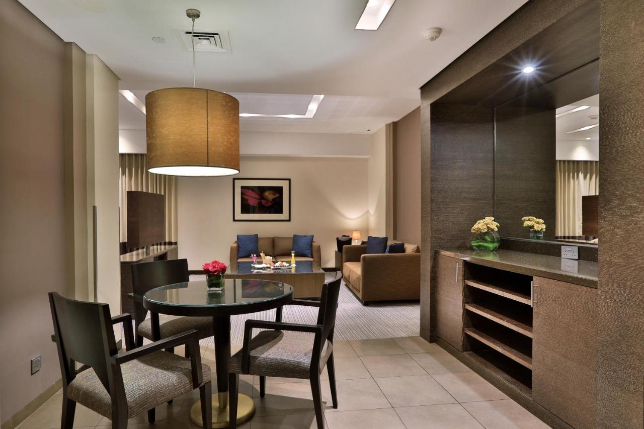 Four Points By Sheraton Αλ Άϊν Εξωτερικό φωτογραφία A suite at the Taj Mahal Palace, Mumbai